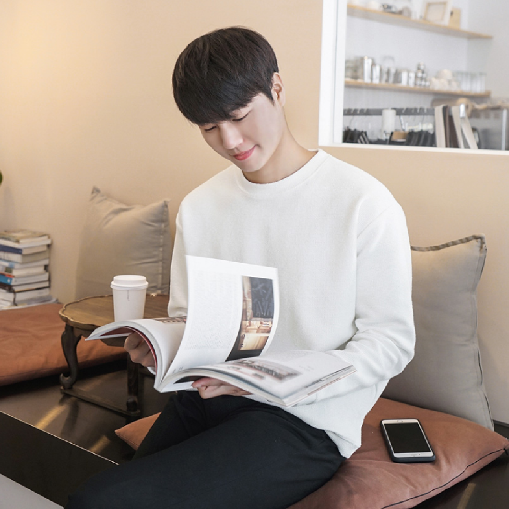 JOGUNSHOP’s Nesty Button PK Crewneck