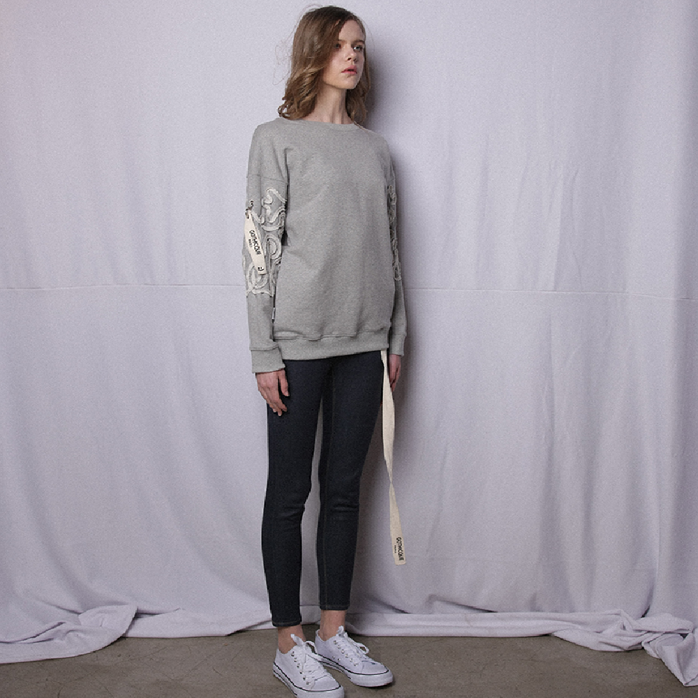 GOTHICQUE’s Flower Needlework Sweatshirt