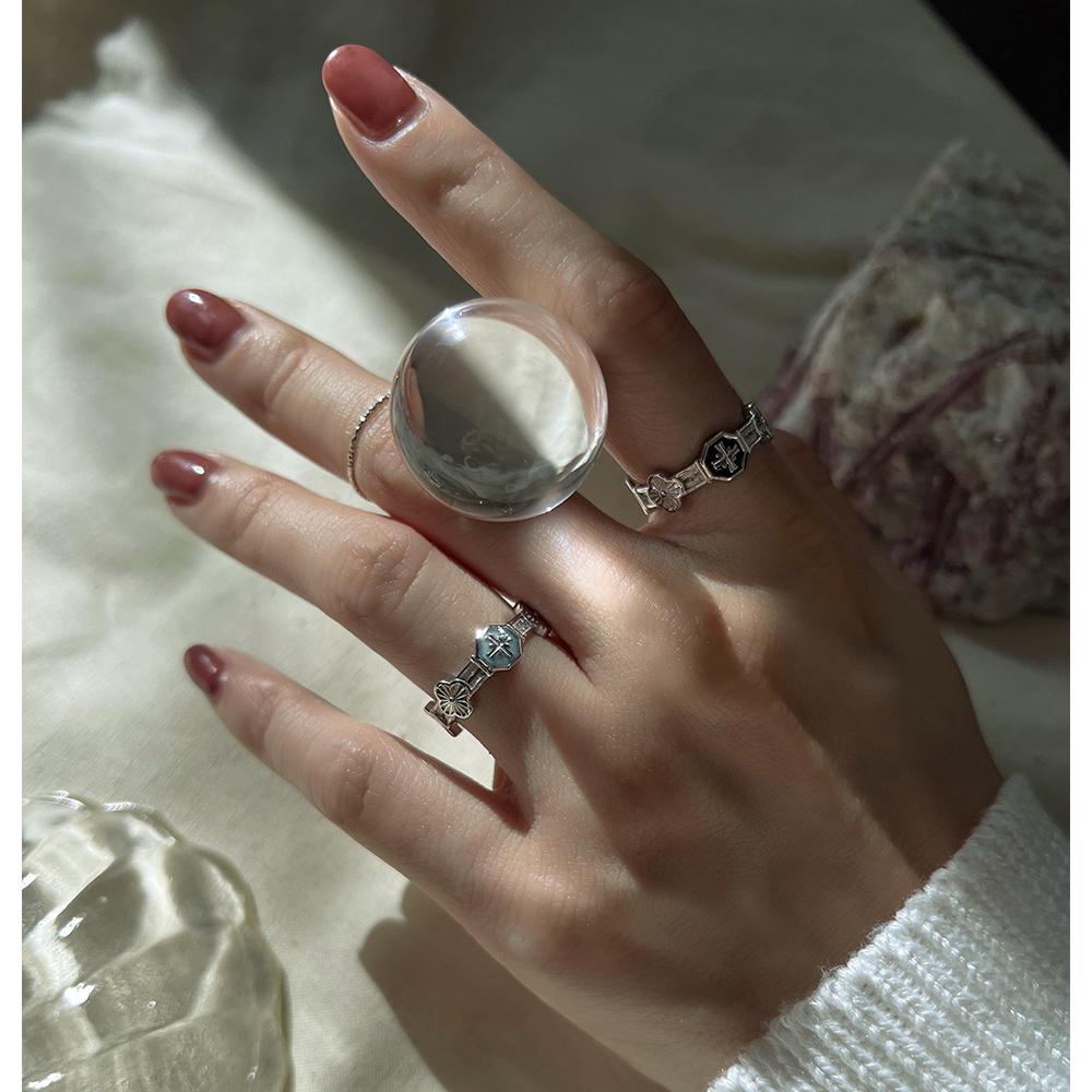 Cross Angle Flower Miss Ring